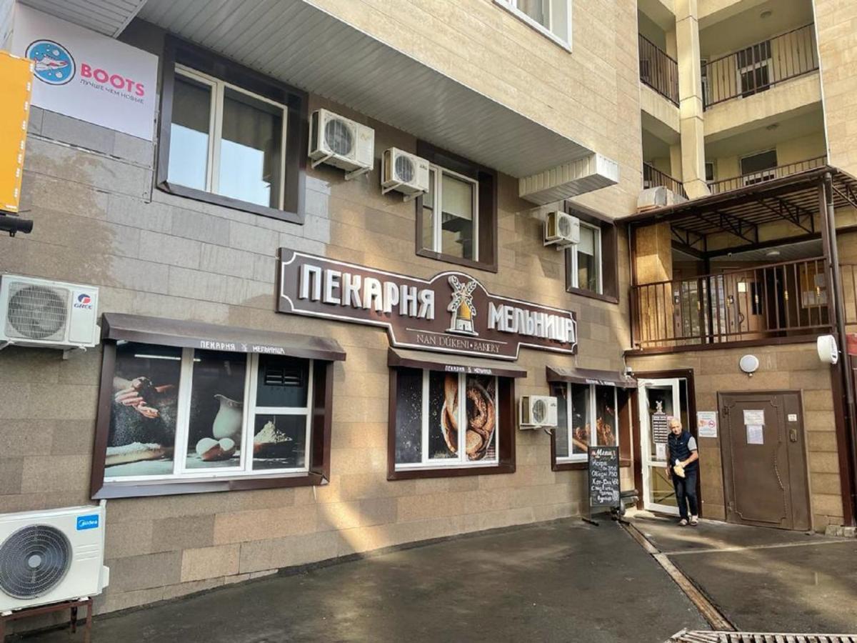 Appartamento Студия New York В Самом Центре Города Almaty Esterno foto
